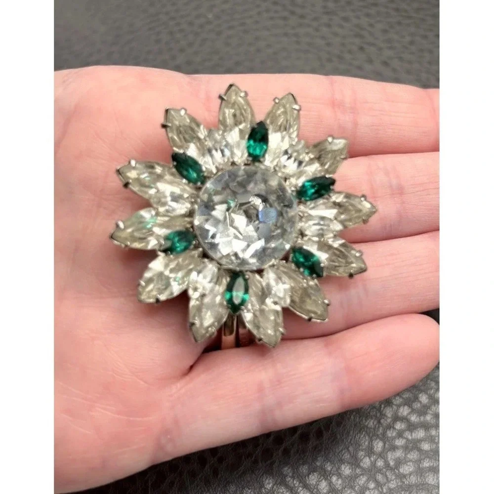 Vintage Emerald Green & Clear Crystal Rhinestone Flower Brooch Pin High End